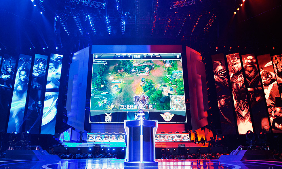 厂长携手Scout上演“叛忍组合”终结EDG，新人Peyz血Ccarry全场引爆泪目弹幕-完美电竞